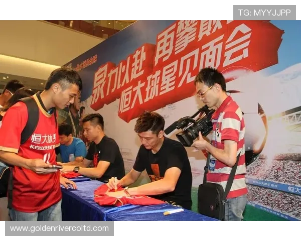 上海羽毛球队战术揭秘:包夹策略如何助力球队夺冠之路 上海羽毛球队战术揭秘:包夹策略如何助力球队夺冠之路