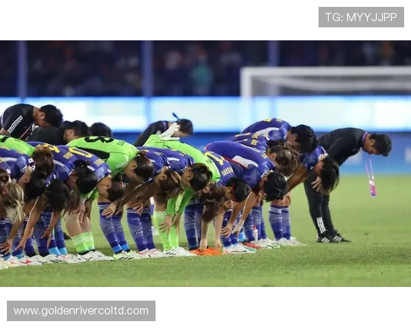 成都与杭州足球队的速度对决赛后分析与战术反思 成都与杭州足球队的速度对决赛后分析与战术反思