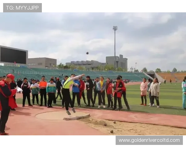 周芳专访:从绿茵场到人生舞台的足球旅程回顾与展望 周芳专访:从绿茵场到人生舞台的足球旅程回顾与展望