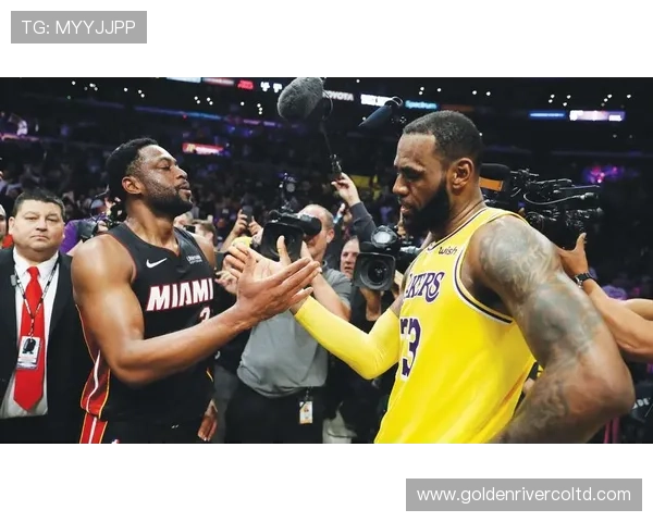 经典老牌足球明星全景回顾与传奇瞬间汇总 经典老牌足球明星全景回顾与传奇瞬间汇总